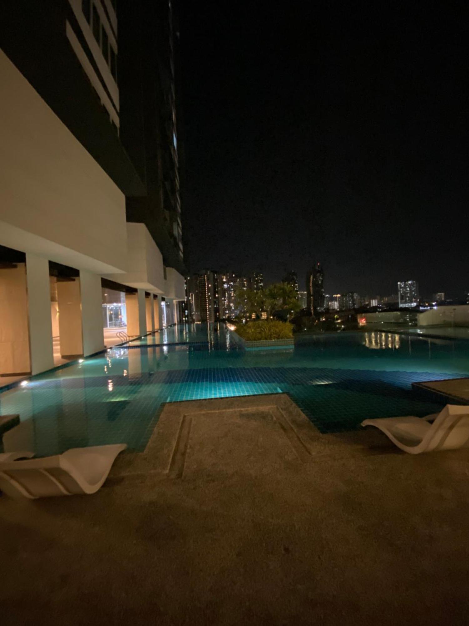 Infinite Pool! Room In クアラルンプール エクステリア 写真